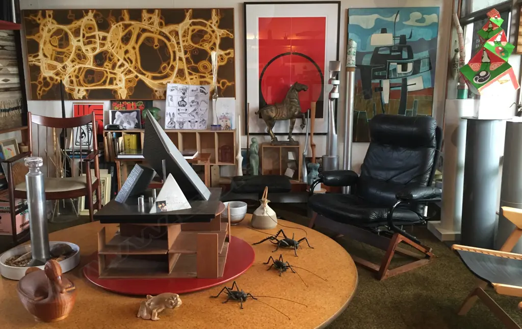 Guy Ngan (1926-2017) — Artist and collector Image 1++