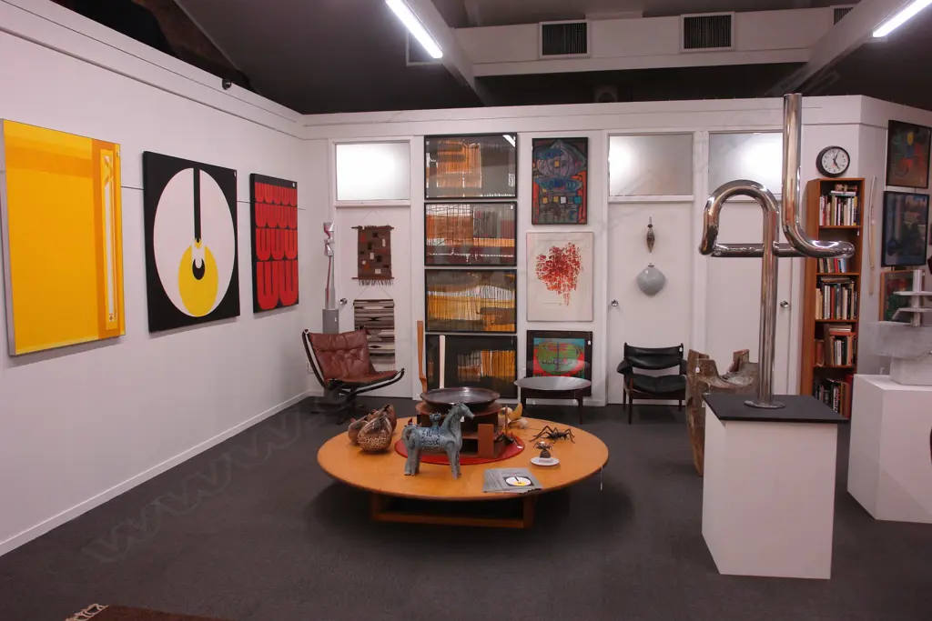 AUCTION ROOM PHOTOS Image 1++
