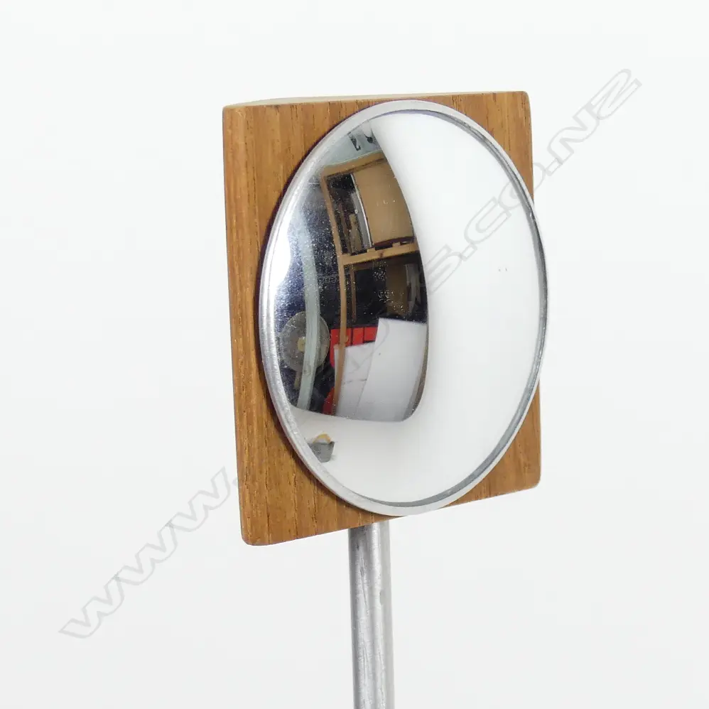 Two small convex mirrors Image 1++