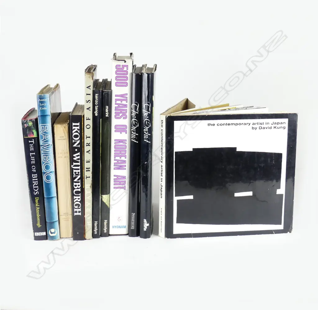 Eleven various books on Oriental Arts and nature Image 1++