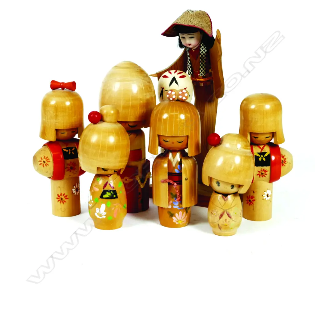 Eight various Japanese wooden kokeshi dolls Image 1++
