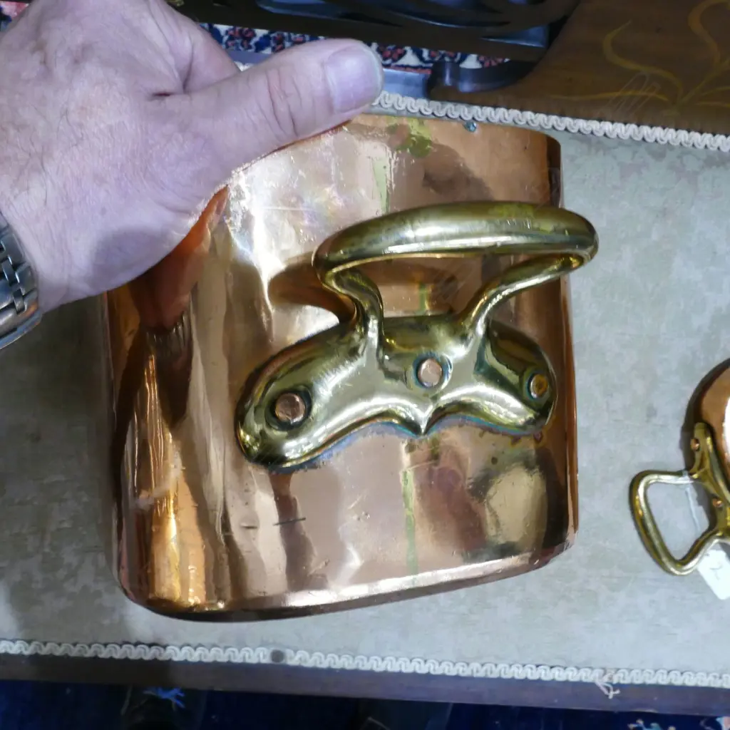 A Victorian copper fish pot Image 1++