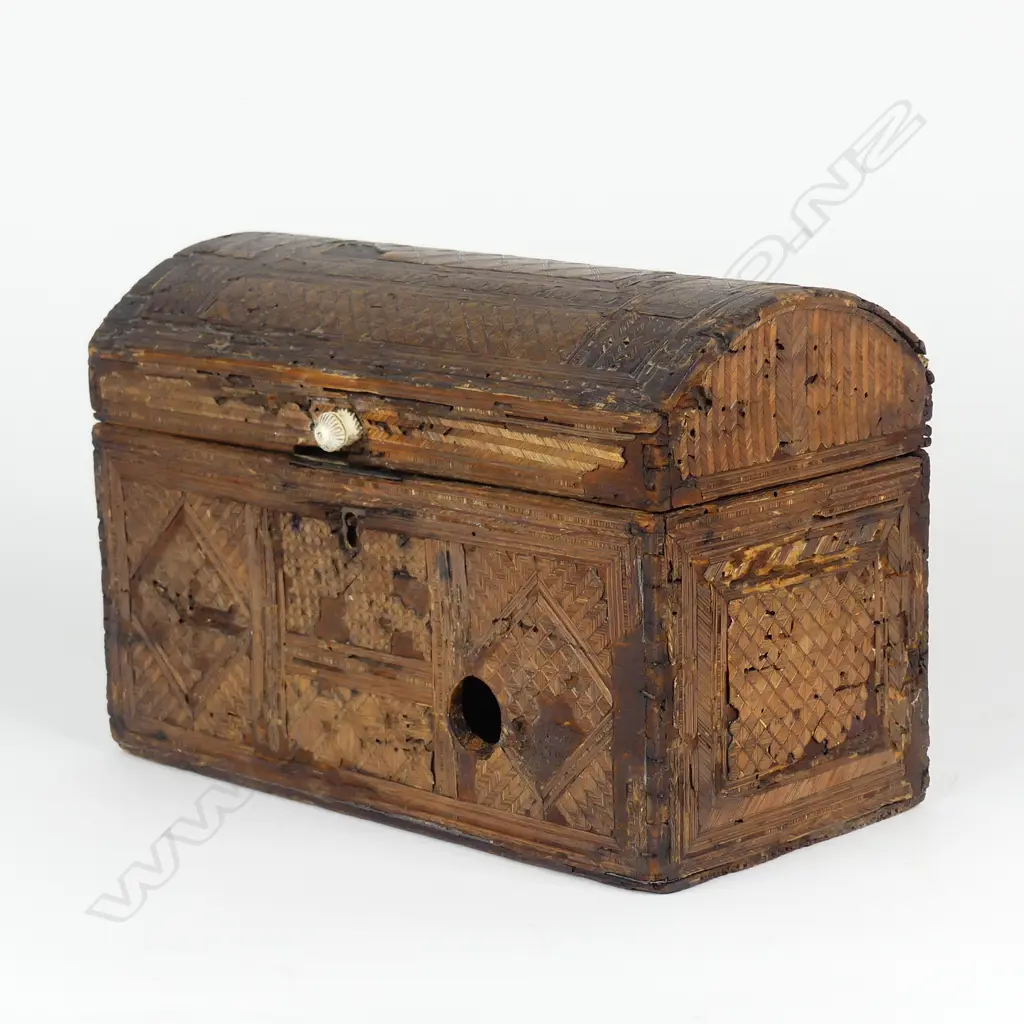 A rare early 19thC straw tea caddy Image 1++