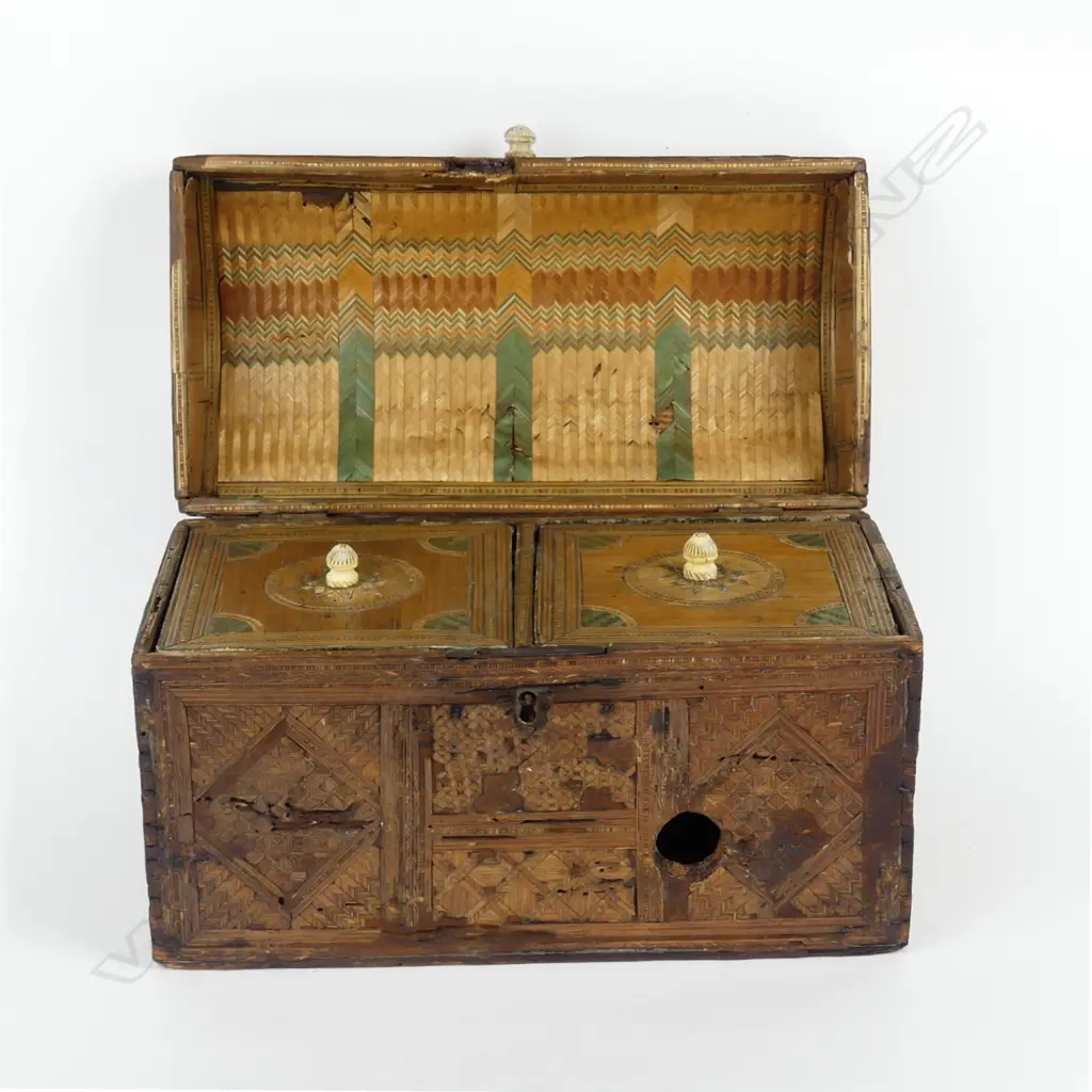 A rare early 19thC straw tea caddy Image 1++