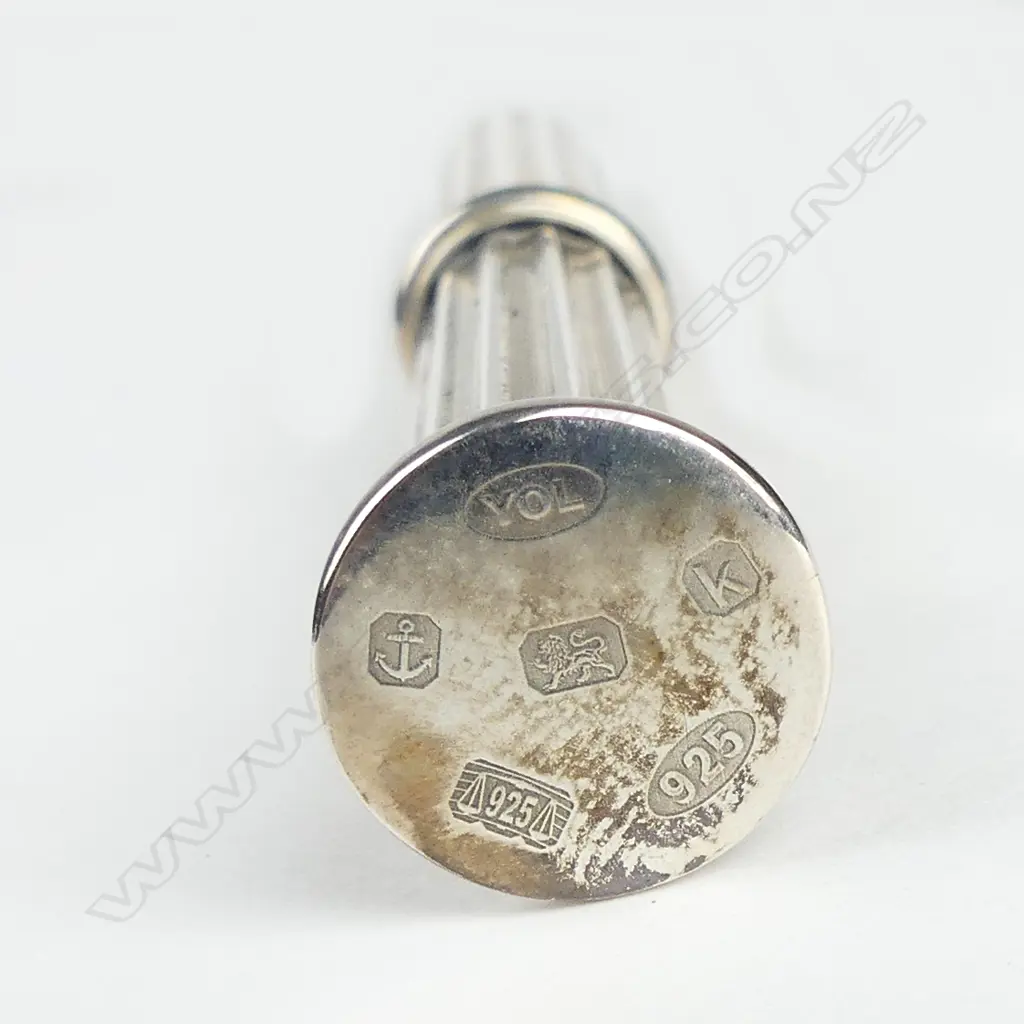 A sterling silver ‘Yard-O-Led’ Corinthian ballpoint pen Image 1++