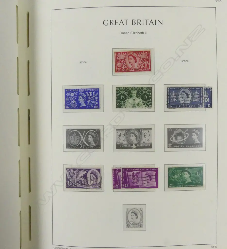 Two Great Britain stamp albums Image 1++