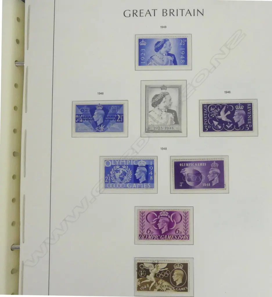 Two Great Britain stamp albums Image 1++