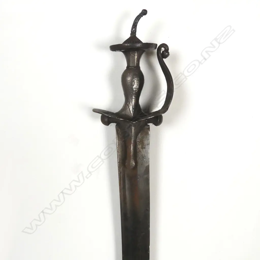 An Indian tulwar Image 1++