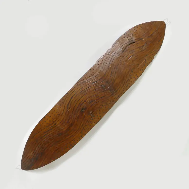 An old aboriginal Wunda carved wood shield Image 1++