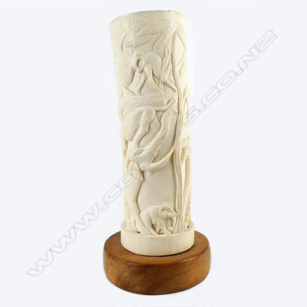 An old African carved ivory tusk section lamp Image 1++