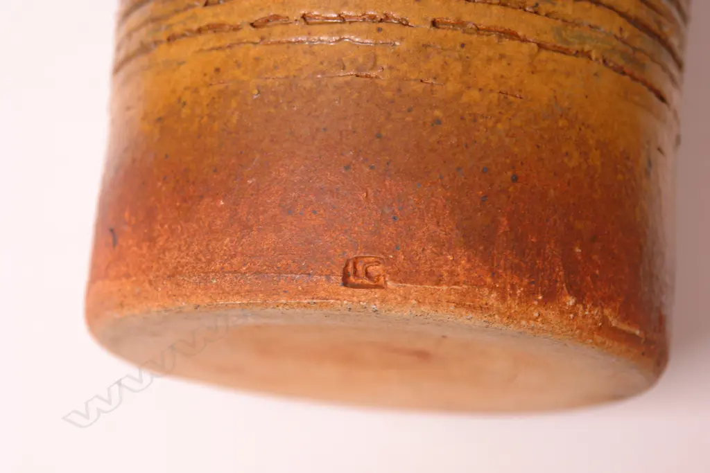 Len Castle large stoneware brush pot Image 1++