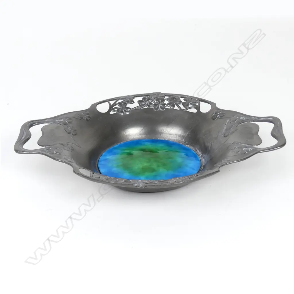 A Tudric pewter dish Image 1++