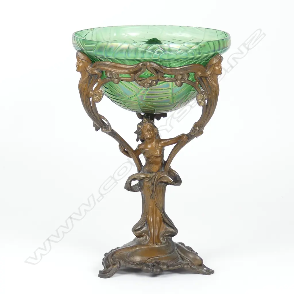 An Art Nouveau spelter centrepiece bowl Image 1++