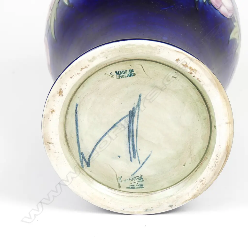 A large Moorcroft 'Anemone' vase Image 1++