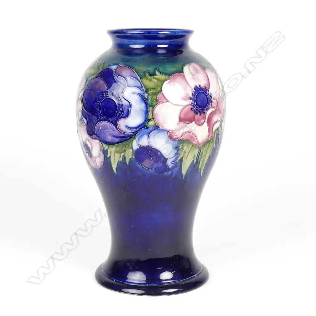 A large Moorcroft 'Anemone' vase Image 1++