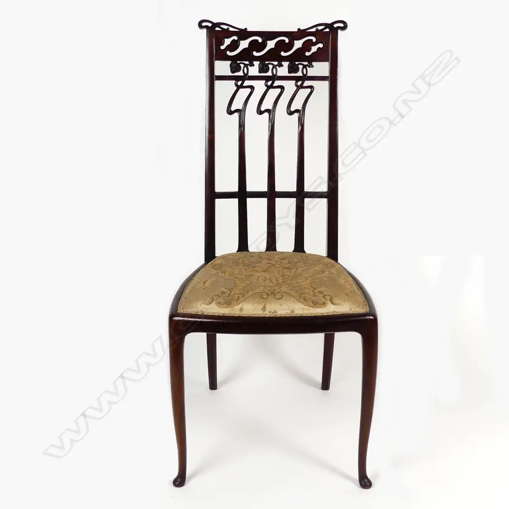An Art Nouveau walnut salon chair Image 1++