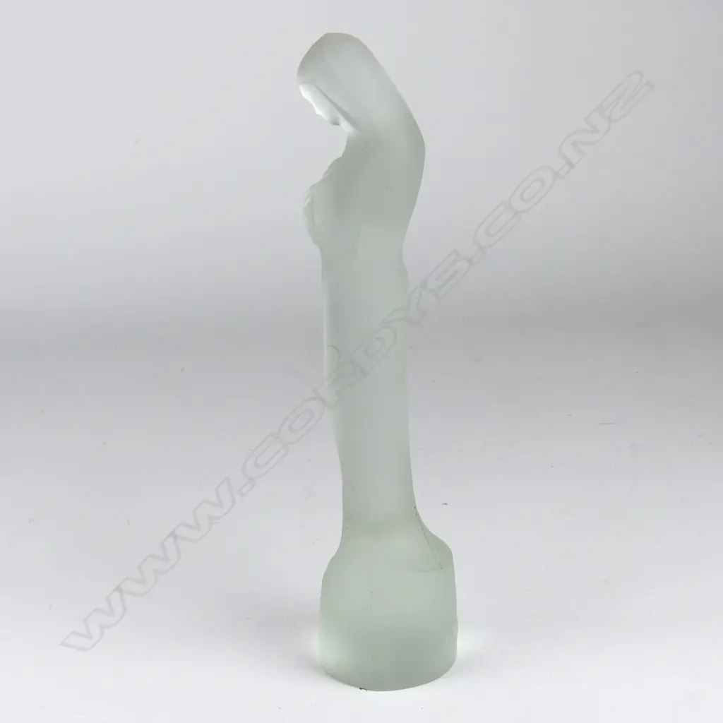 A Stef Uiterwaal designed Leerdam glass figure Image 1++