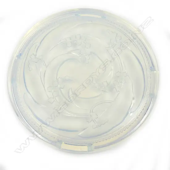 An Etling opalescent glass tablet