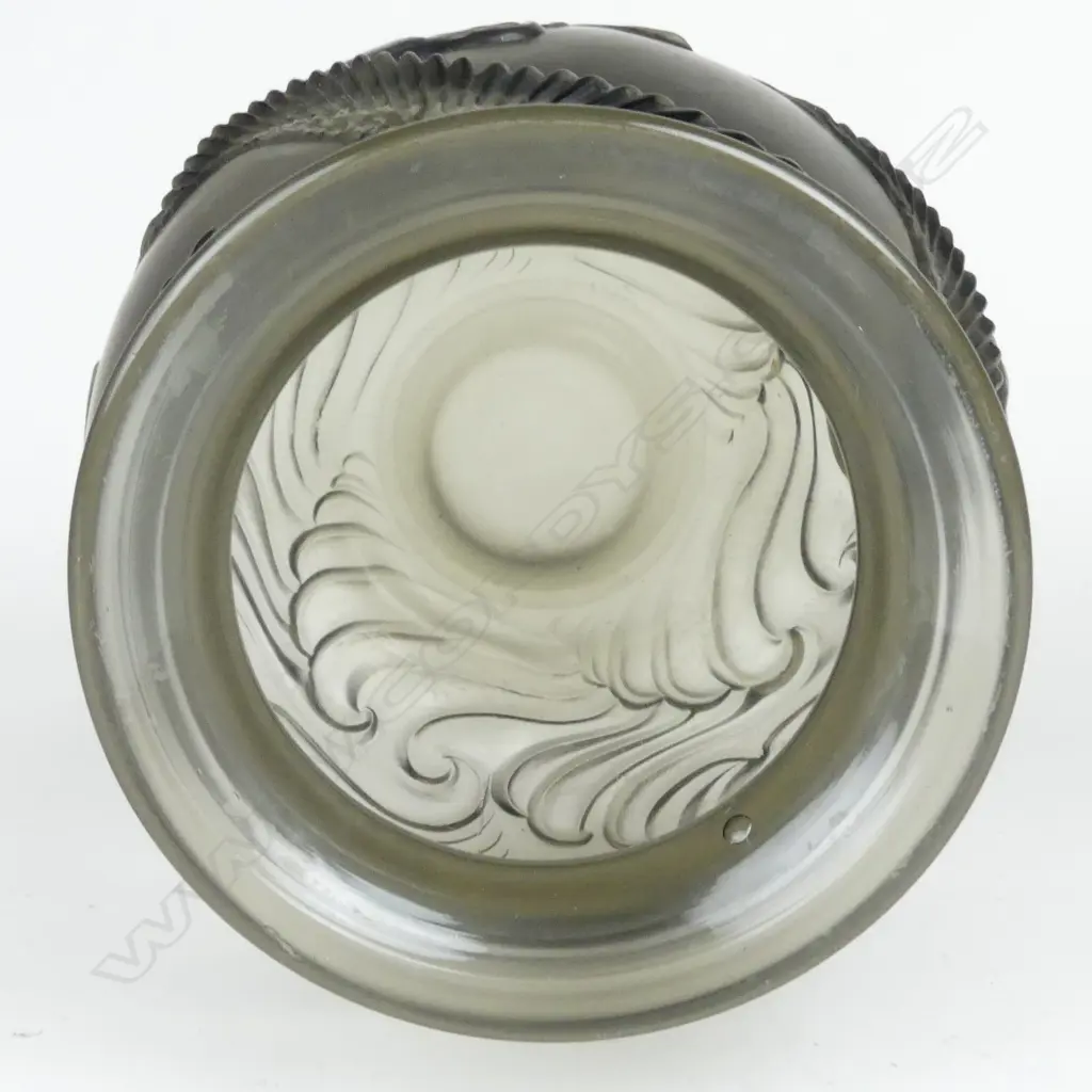 An Art Deco glass vase Image 1++