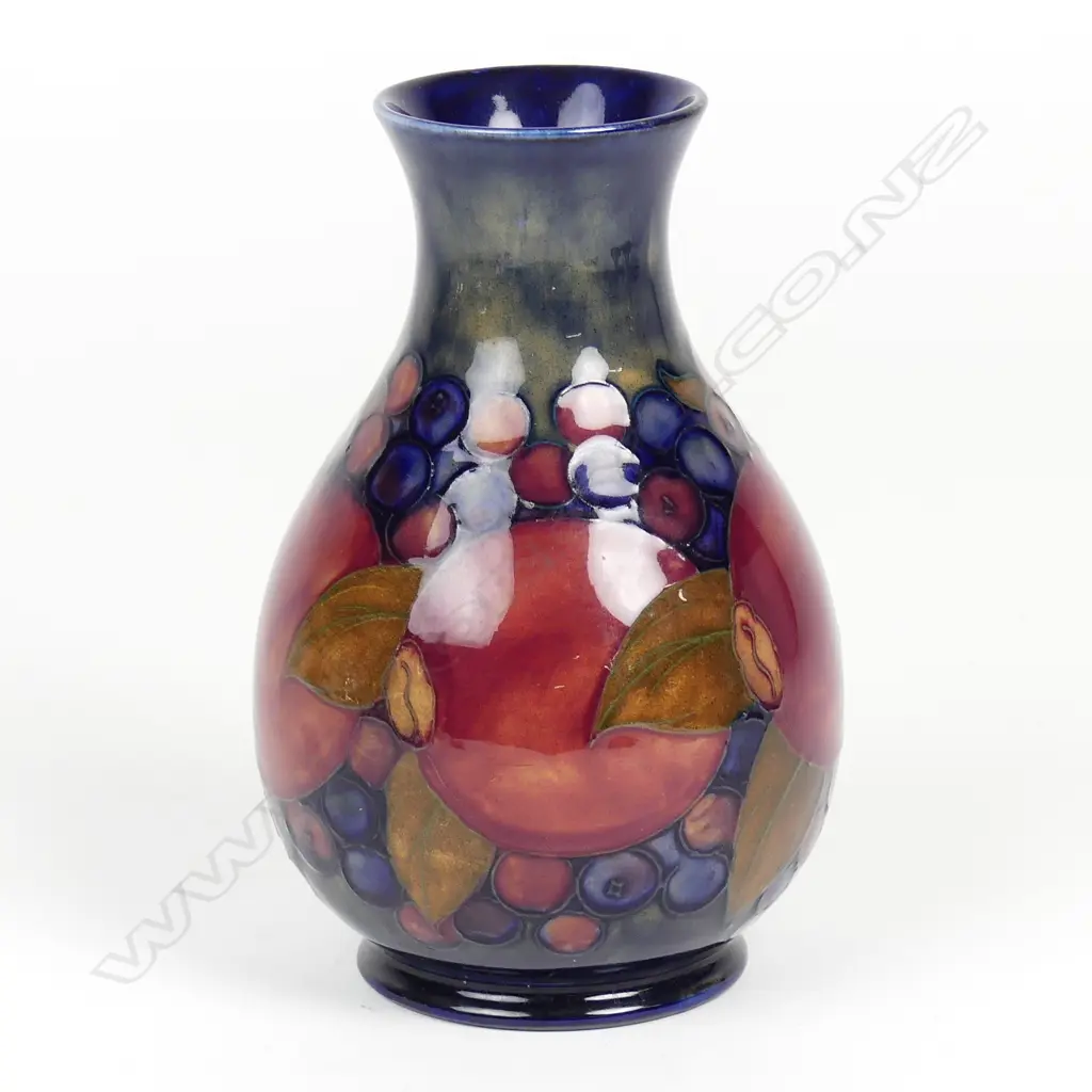 A William Moorcroft pomegranate vase Image 1++