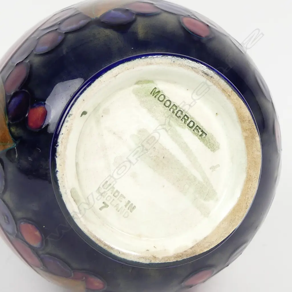 A William Moorcroft pomegranate vase Image 1++