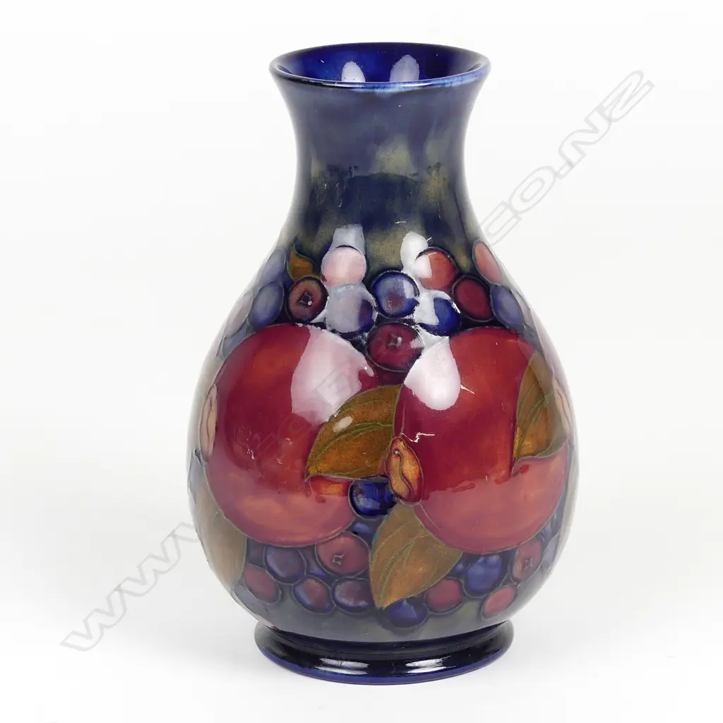 A William Moorcroft pomegranate vase Image 1++
