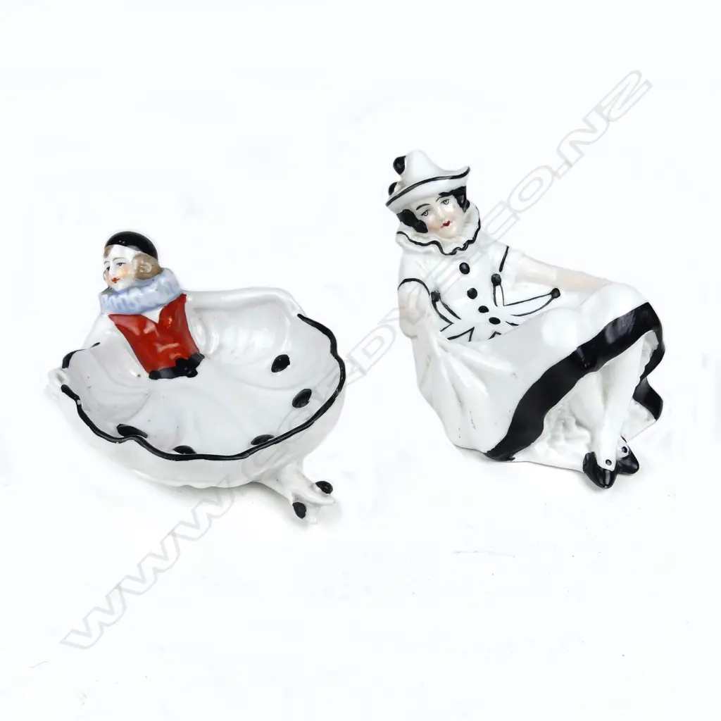 Two European porcelain Art Deco Columbine figural dishes Image 1++