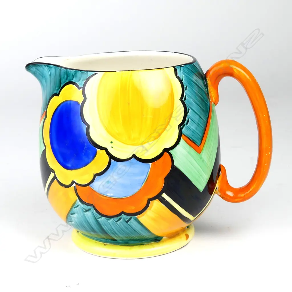 A Susie Cooper Grays Pottery jug Image 1++