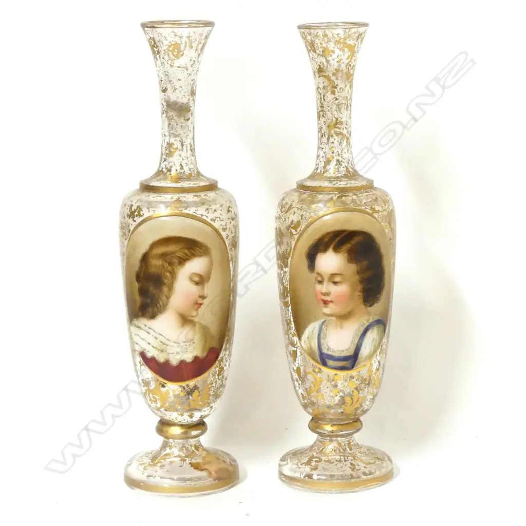 A pair of early 1900s Continental glass vases Image 1++