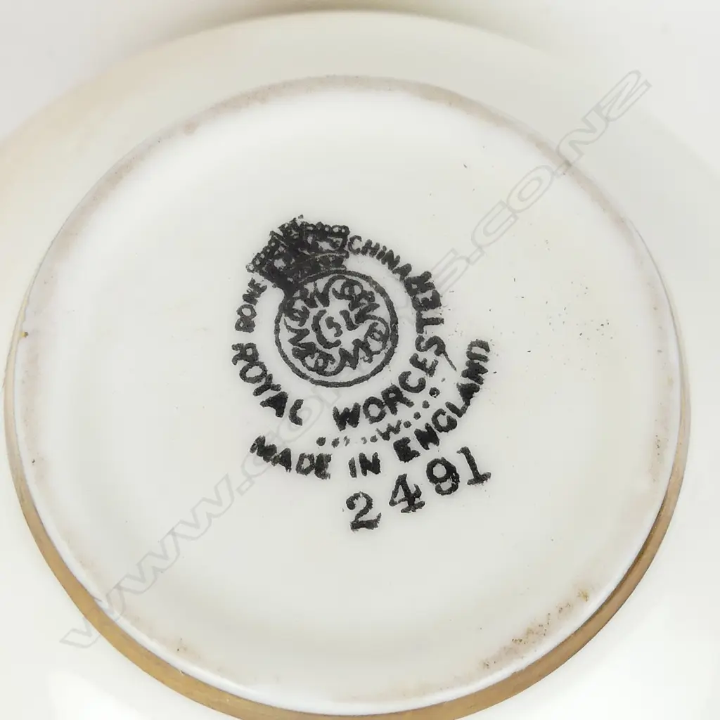 A small Royal Worcester bottle vase Image 1++