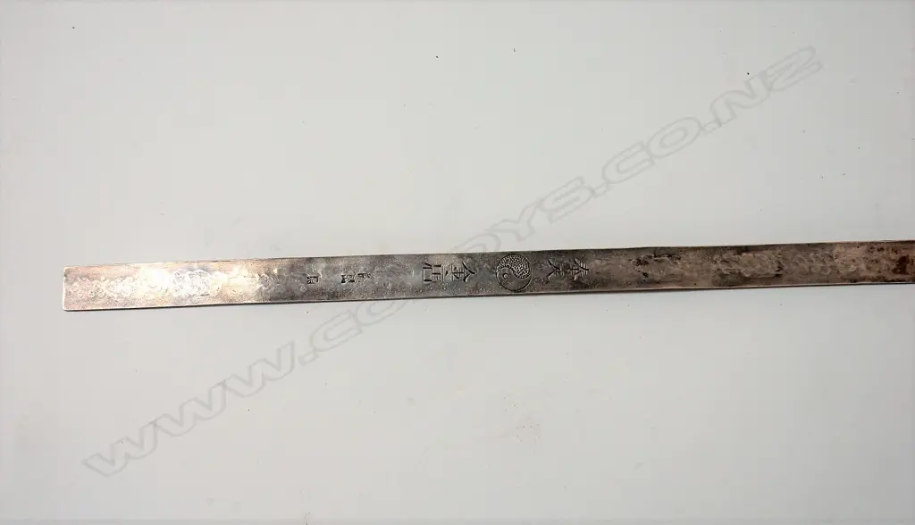 A 19thC Chinese silver ruler Image 1++