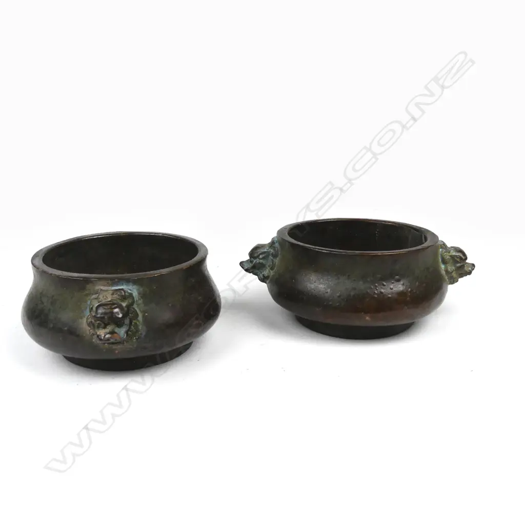 Two small bronze censers Image 1++