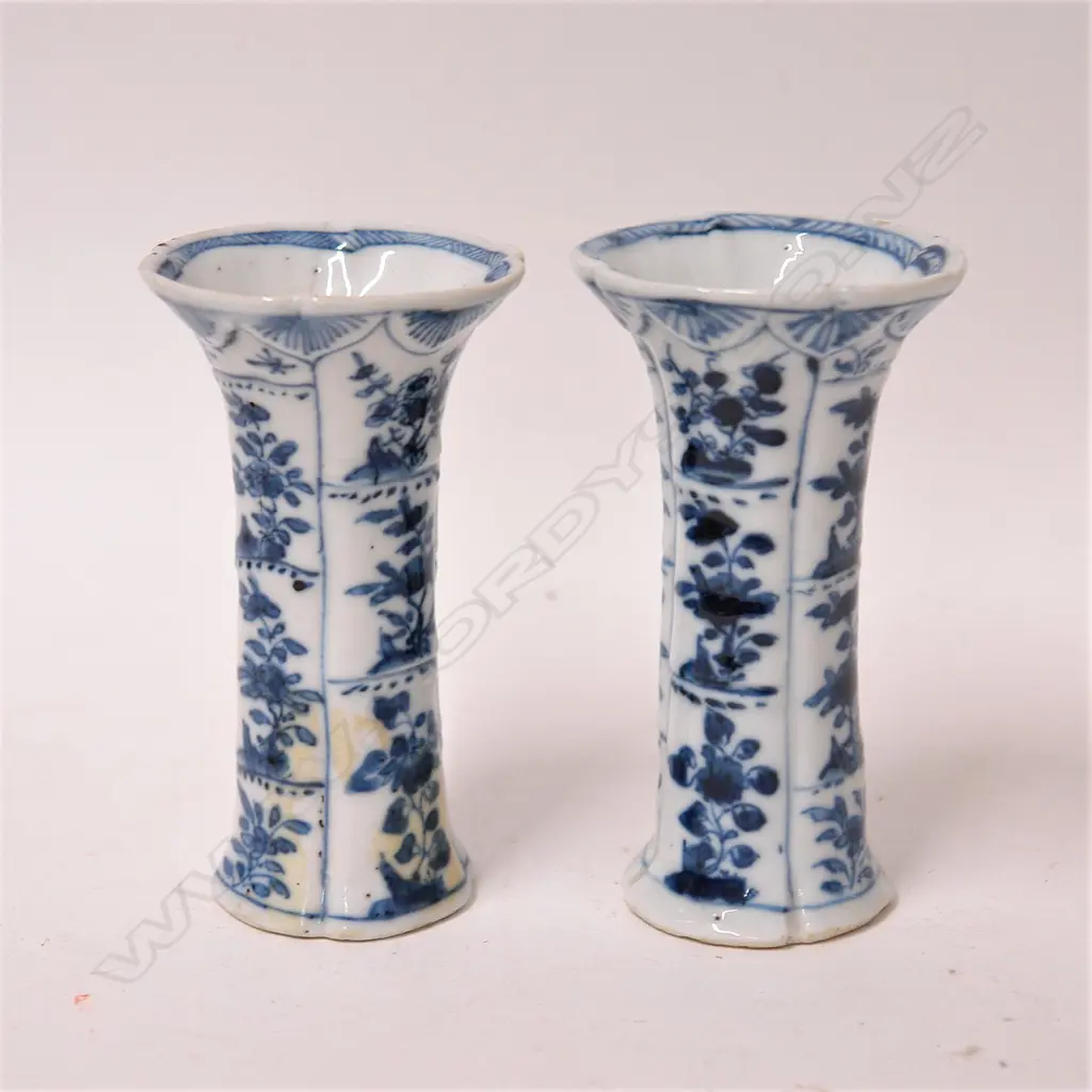A pair of 19thC or earlier Chinese blue and white porcelain vases Image 1++