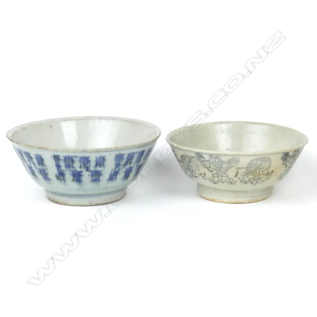 Two Chinese provincial ceramic bowls Image 1++