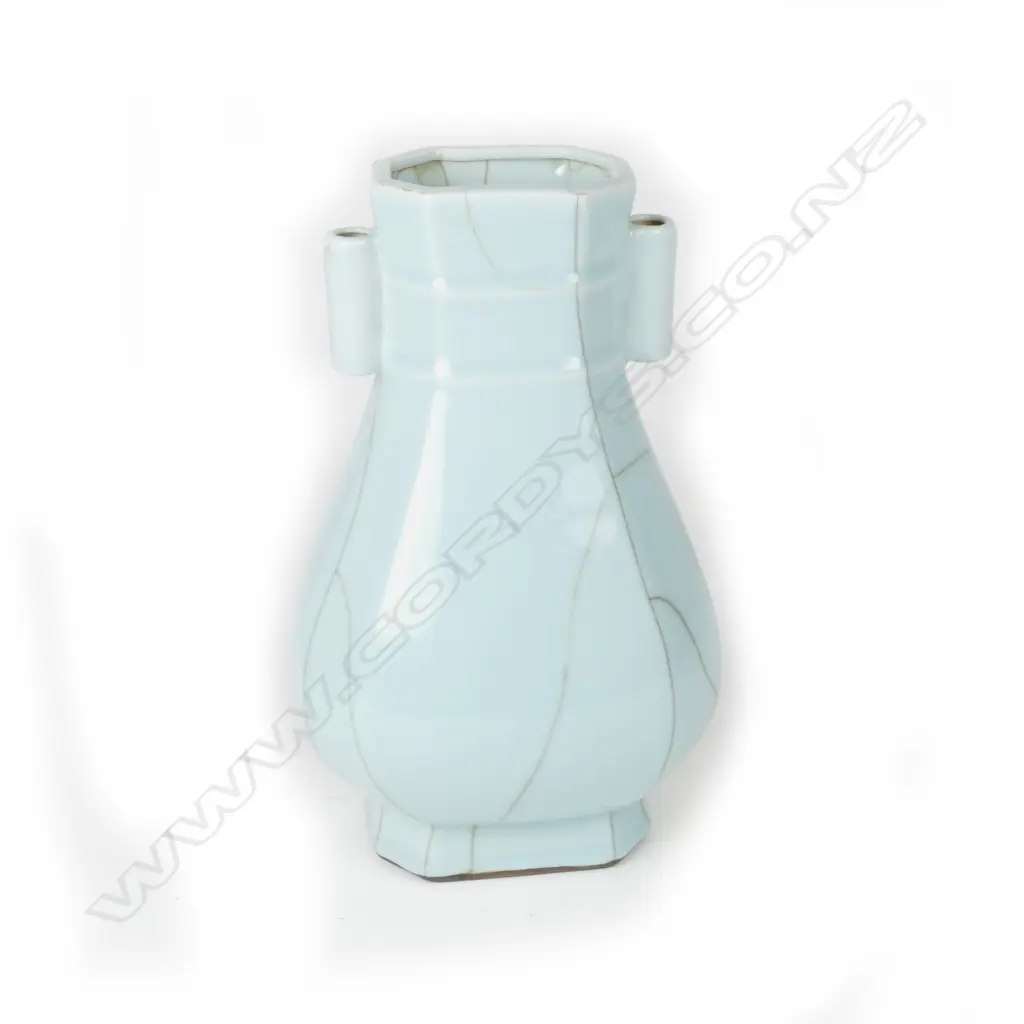 A Chinese arrow vase Image 1++