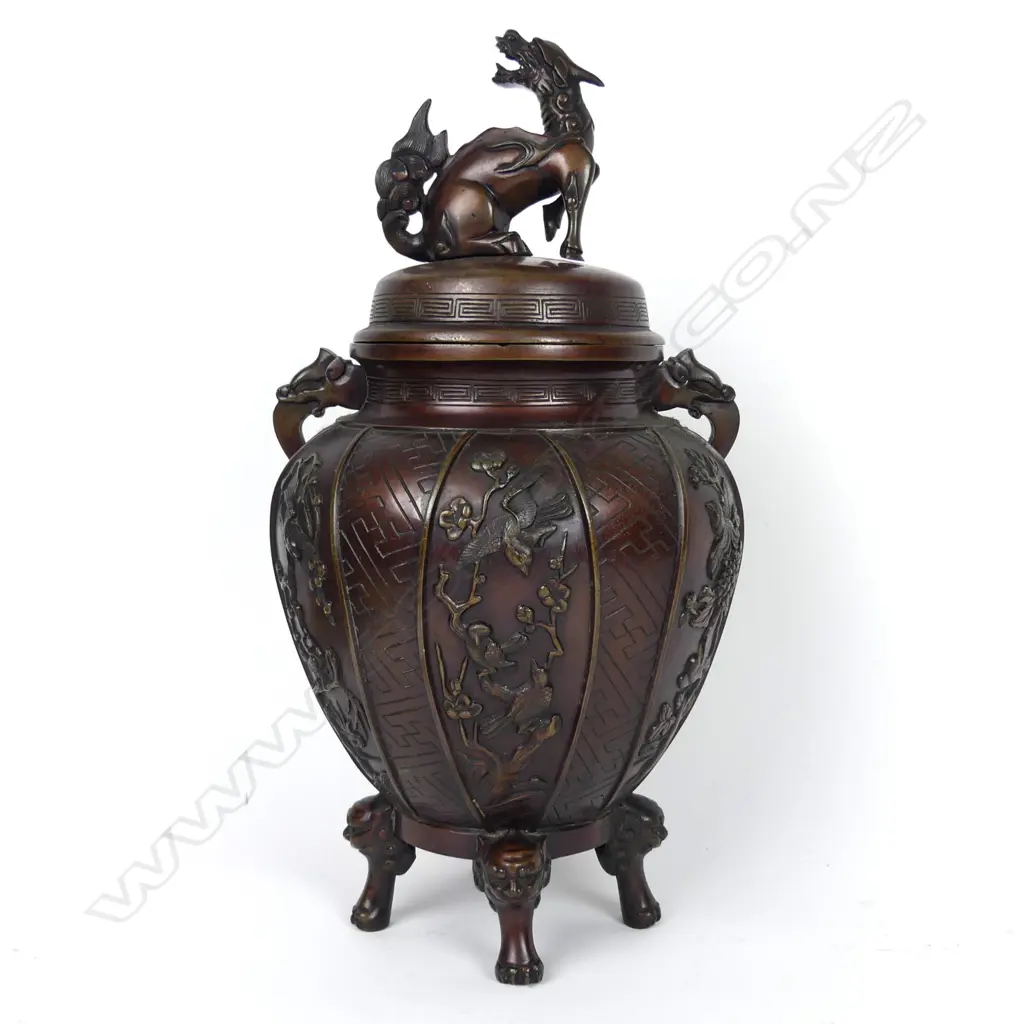 A Japanese Meiji period bronze censer Image 1++