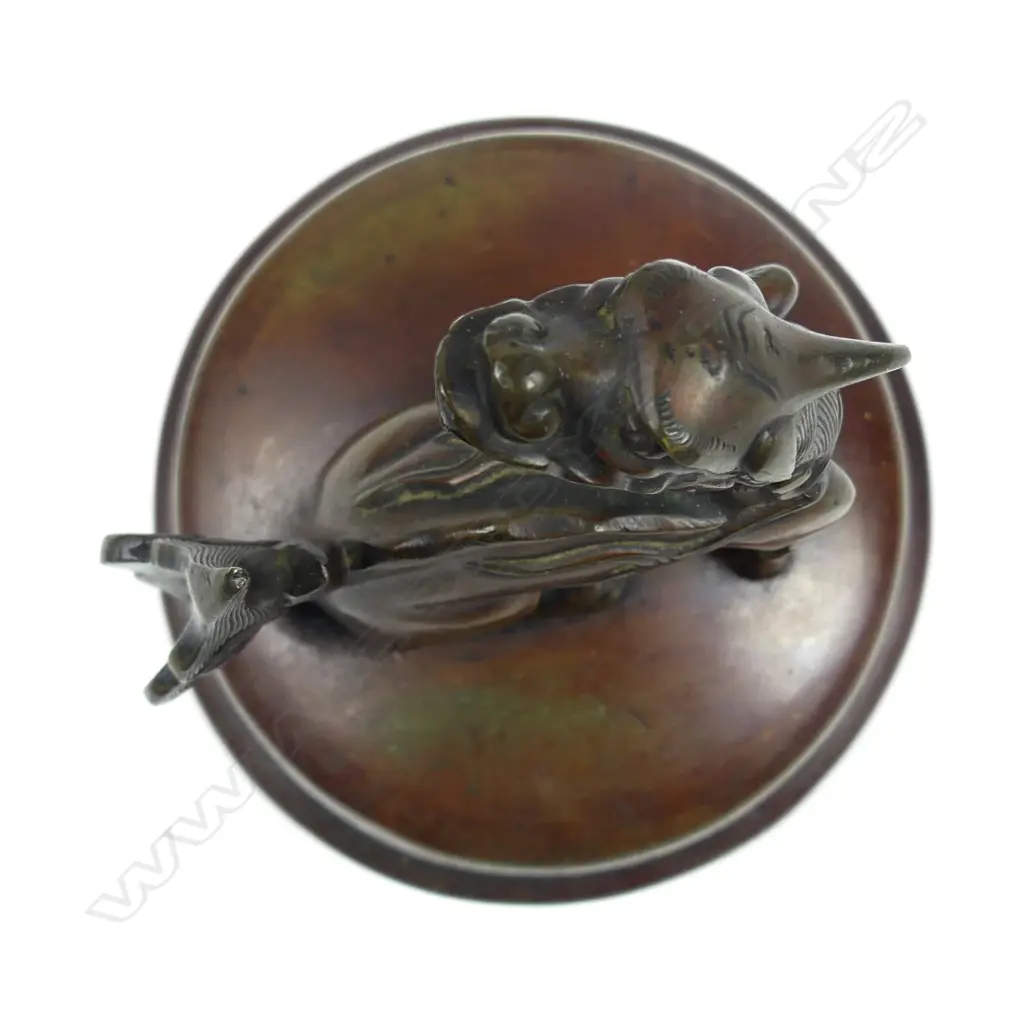 A Japanese Meiji period bronze censer Image 1++