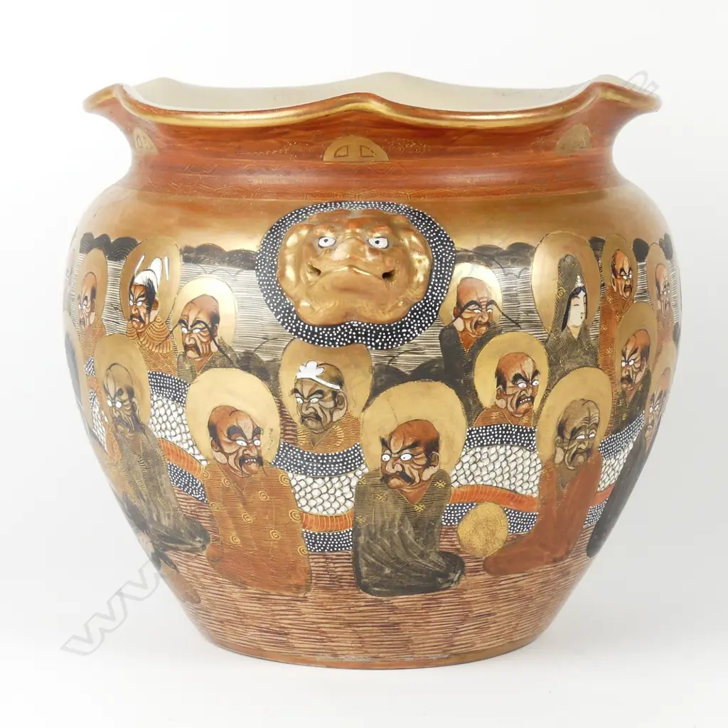 A large Satsuma earthenware jardinière Image 1++