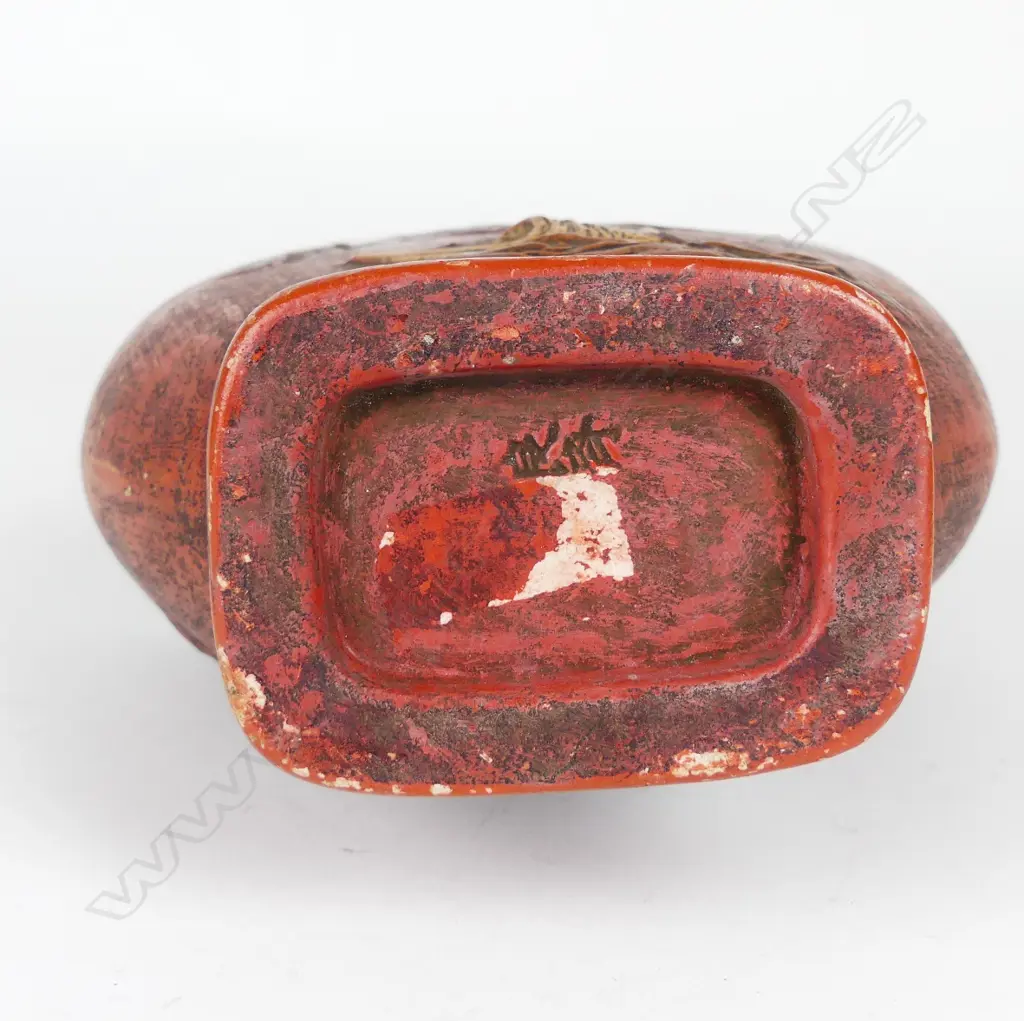 A Japanese Iga ware vase Image 1++