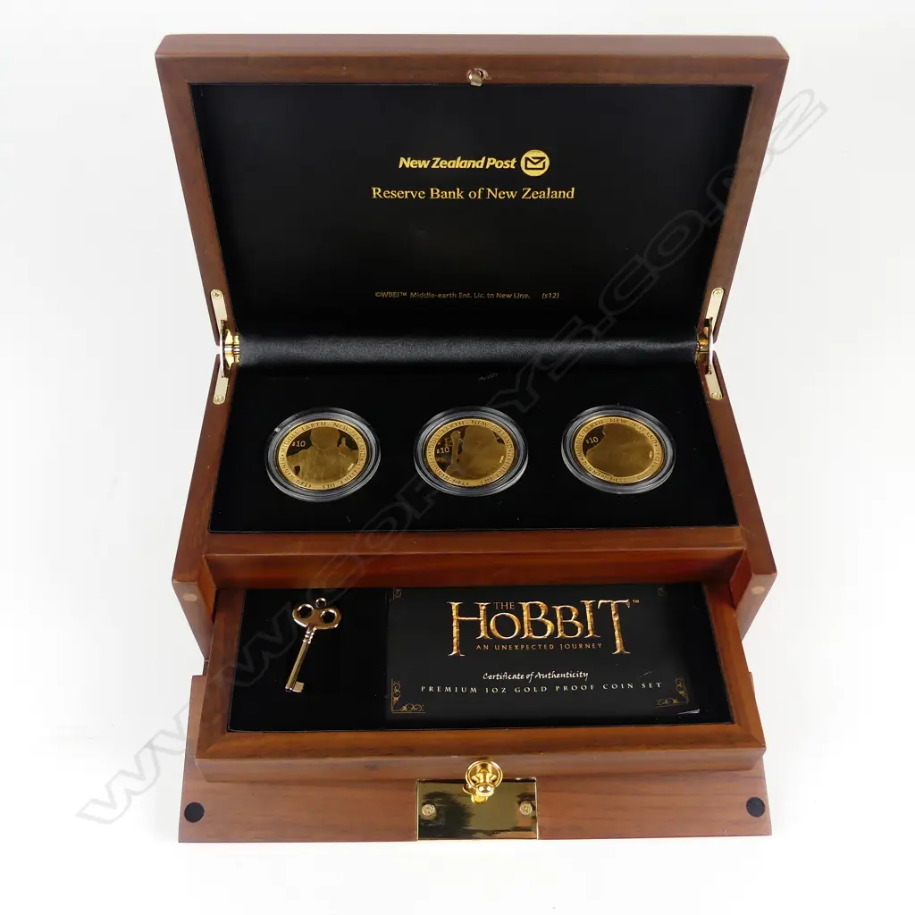 A set of three N.Z. 2013 'The Hobbit $10 proof 1 troy oz. gold coins Image 1++