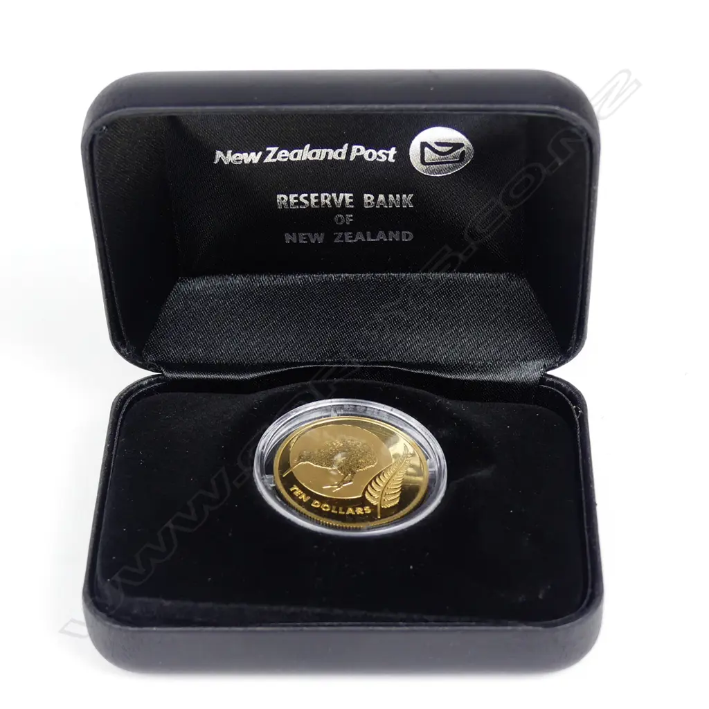 A 2011 NZ $10 gold proof kiwi coin Image 1++