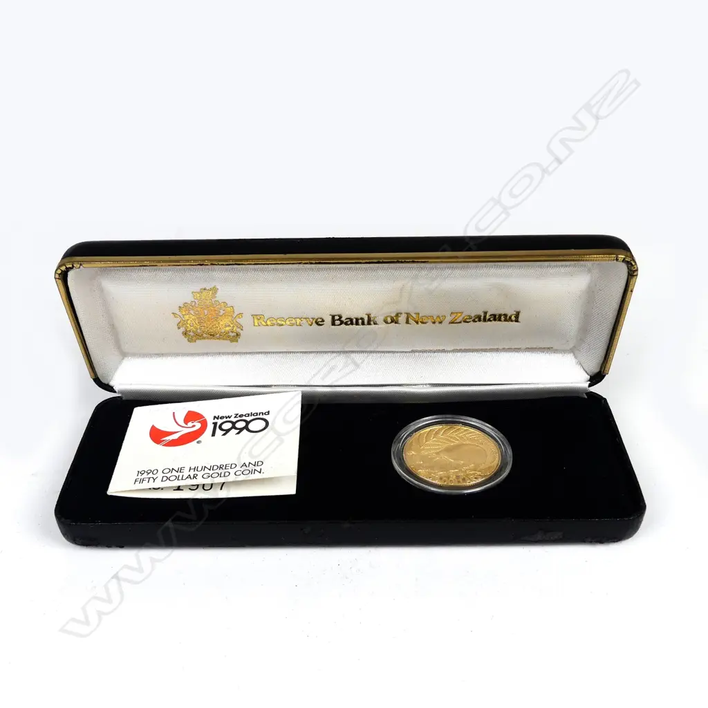 A 1990 NZ $150 Kiwi gold proof coin Image 1++