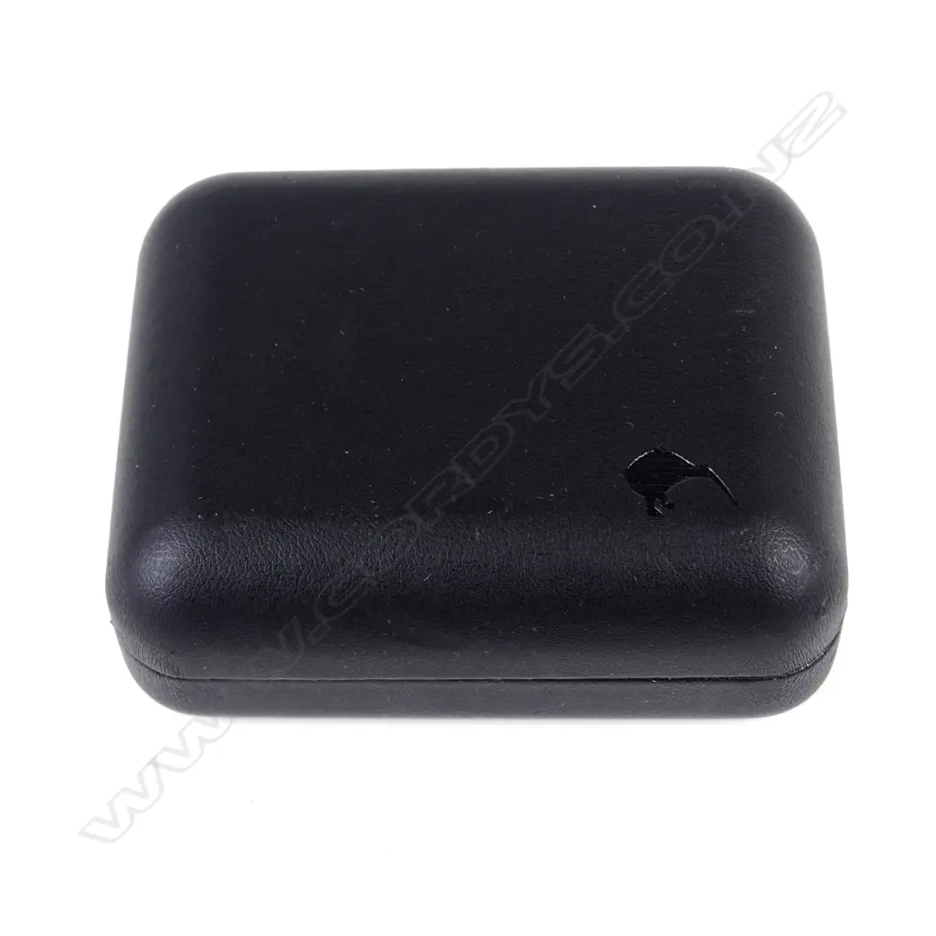 A 2012 NZ $10 gold proof kiwi coin Image 1++