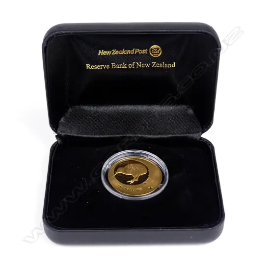 A 2010 NZ $10 gold proof kiwi coin