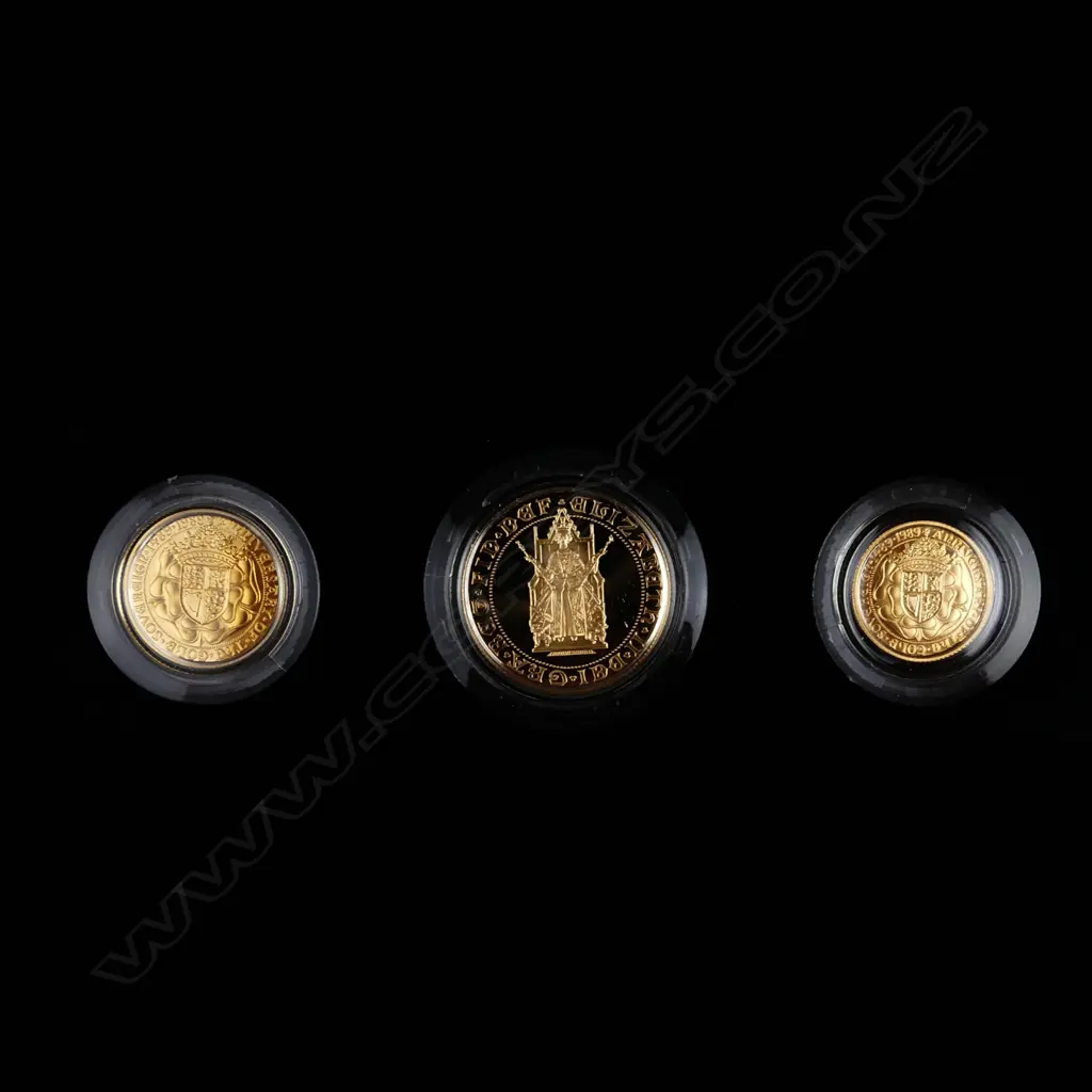 A 1989 Royal Mint 500th Anniversary gold proof three coin set Image 1++
