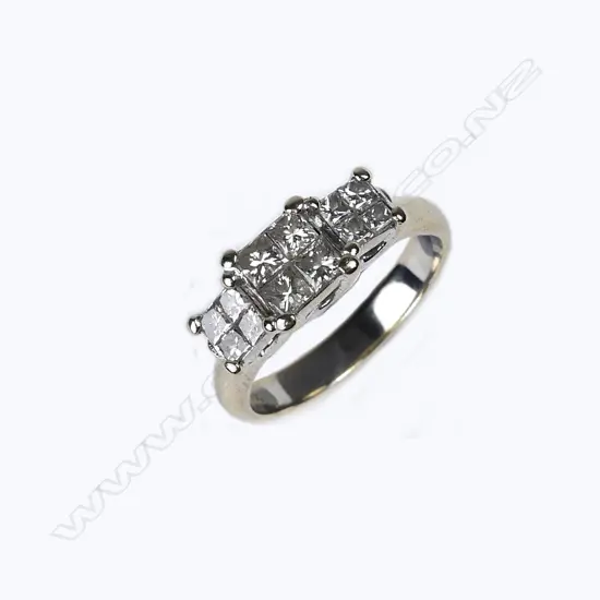 An 18ct white gold and diamond ring