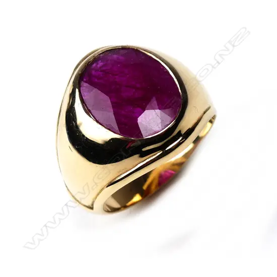An 18ct gold and ruby gent's ring
