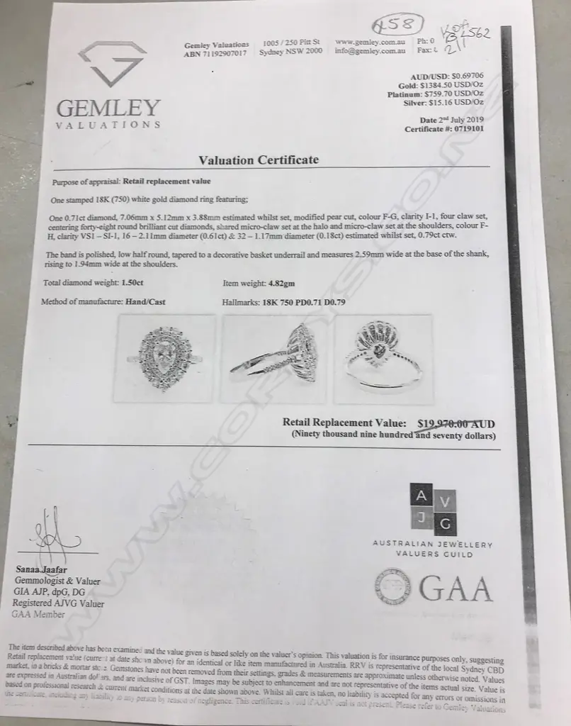 An 18ct white gold diamond ring Image 1++