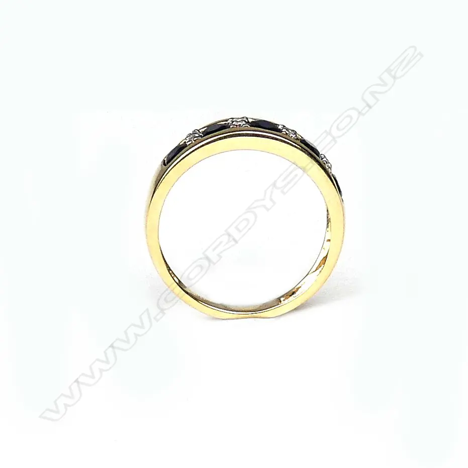 A 9ct gold sapphire and diamond dress ring Image 1++