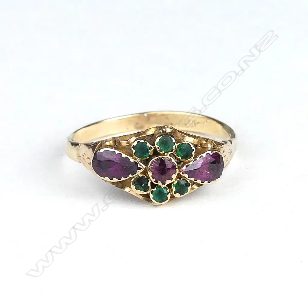 A 19thC yellow gold garnet and emerald lady's dress ring Image 1++